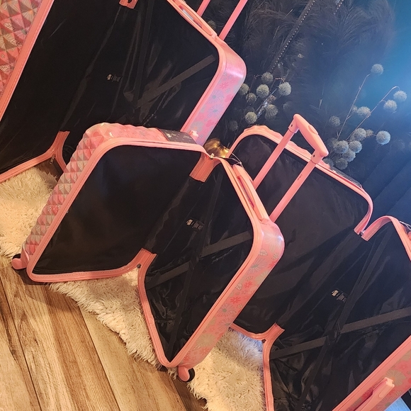 Disney Minney Mouse Hard Suitcases Set of 3!28"&24"&20"Brand New - Picture 9 of 9